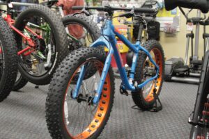 2016 Salsa Mukluk X7 Fat Bike, Cycling Trend